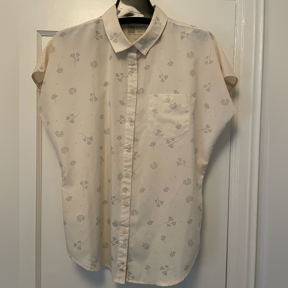 MEC UV-Protection Short-Sleeve Button-Up Blush Shirt with Subtle Gray Florals